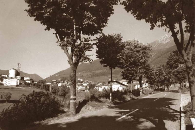 Allee de ingresso a Borno (photos annos 1950-1960).